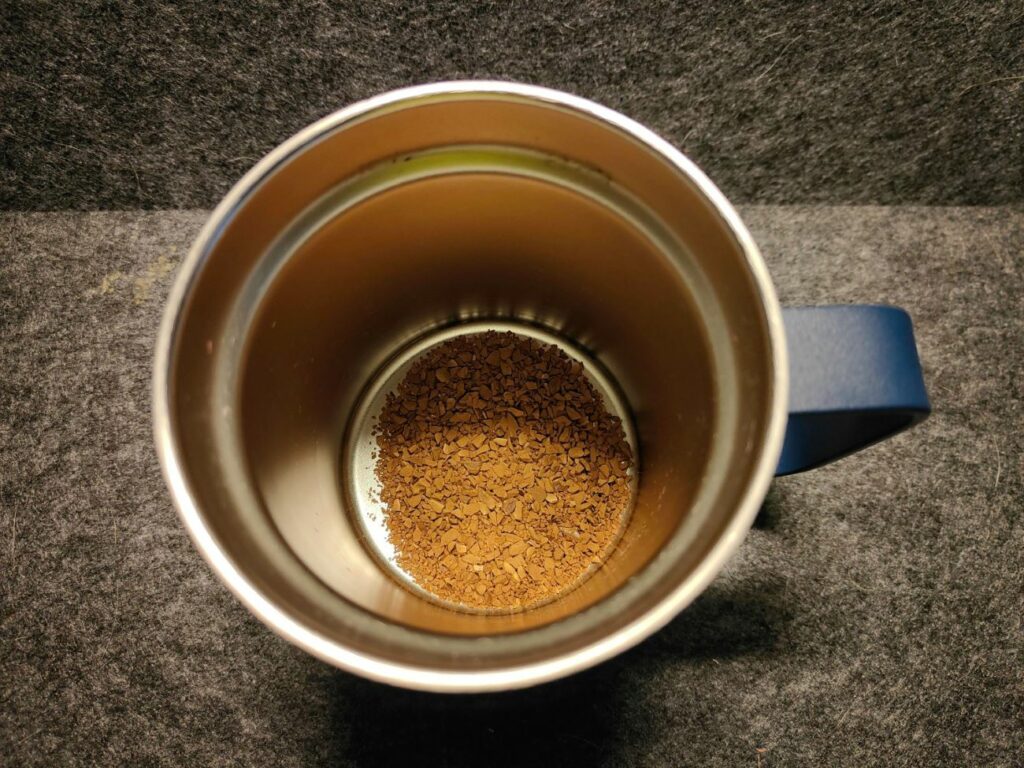 Löslicher Kaffee, Löskaffee, Schnellkaffee, Instantkaffee, Instant Coffee in einer Kaffeetasse